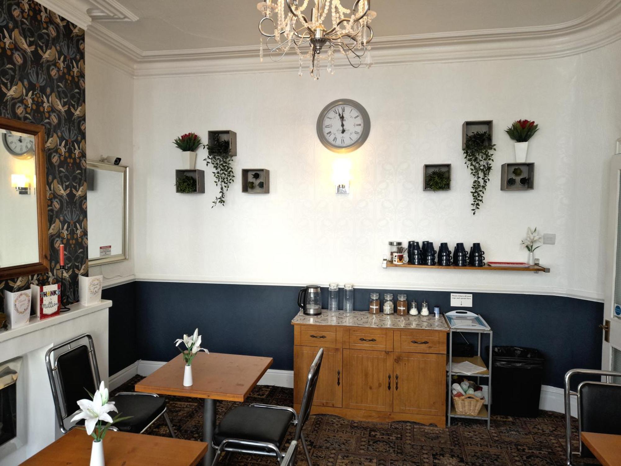Phoenix Guest House Blackpool Bagian luar foto